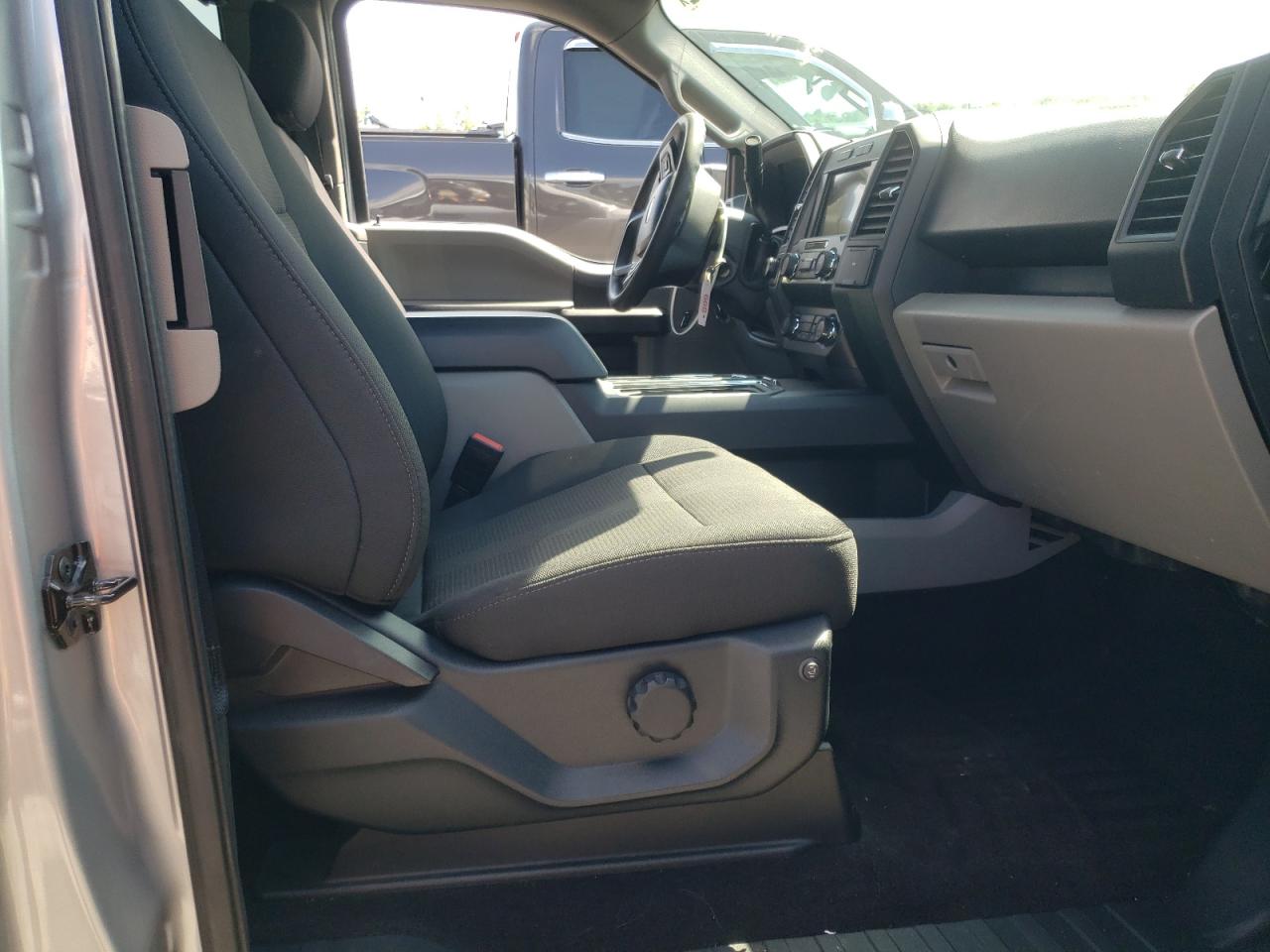 Photo 19 from auction – 2020 FORD F150 SUPER with VIN 1FTFX1E57LKD46894