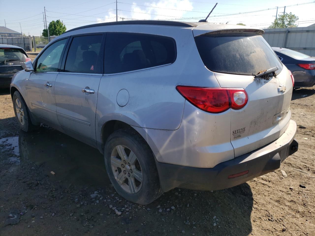 Photo 3 from auction – 2010 CHEVROLET TRAVERSE L with VIN 1GNLVFED4AS131409