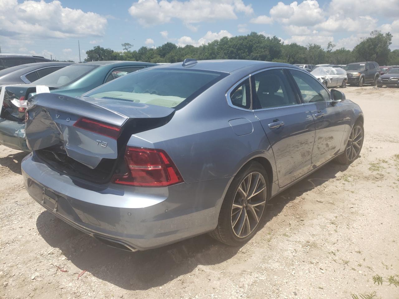 Photo 4 from auction – 2017 VOLVO S60 with VIN YV1102AK7H1016681