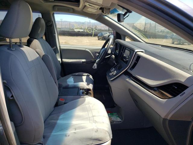 Photo 5 from auction – 2017 TOYOTA SIENNA XLE with VIN 5TDYZ3DC3HS780325