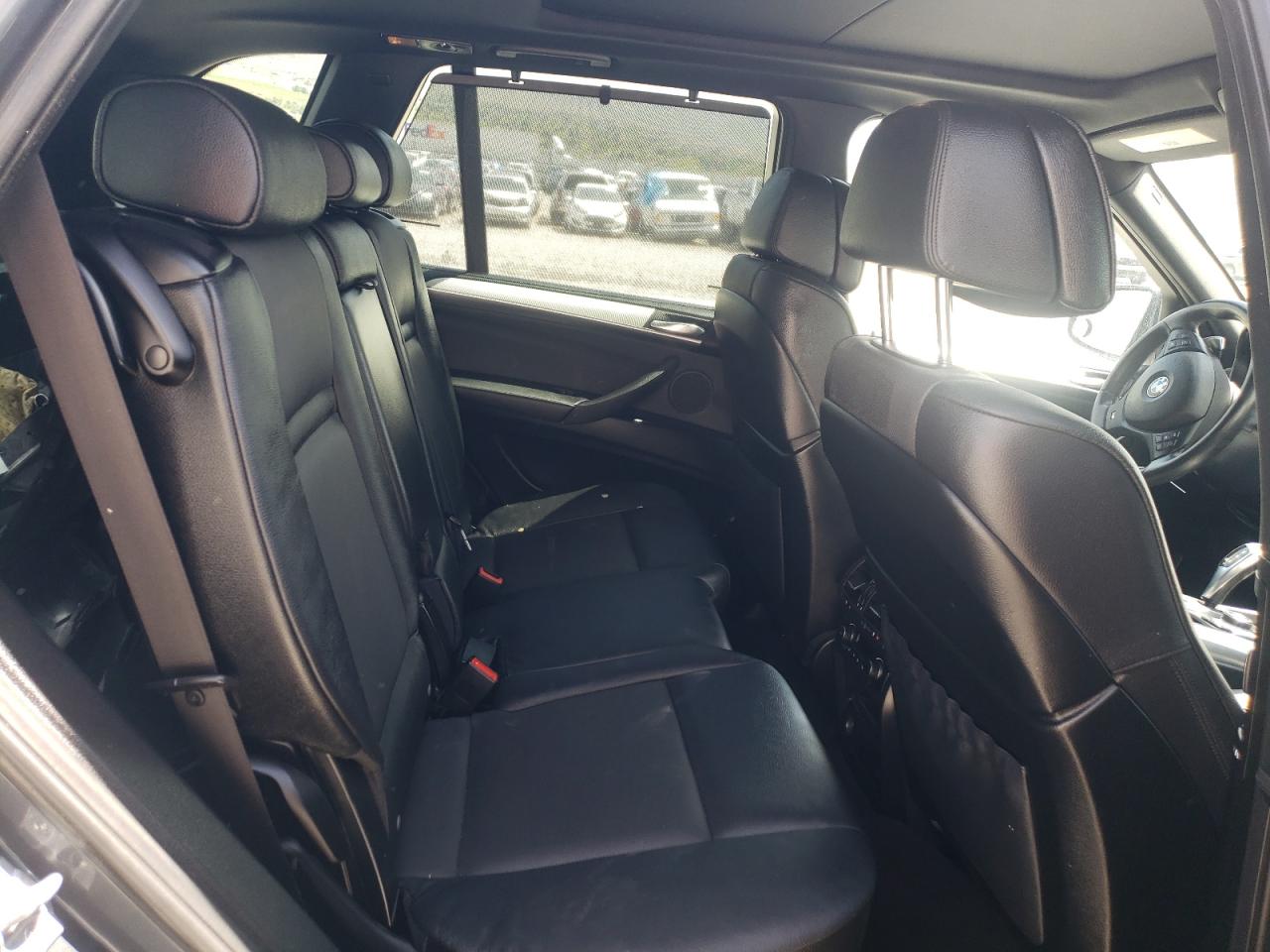 Photo 6 from auction – 2013 BMW X5 XDRIVE5 with VIN 5UXZV8C50D0C16632