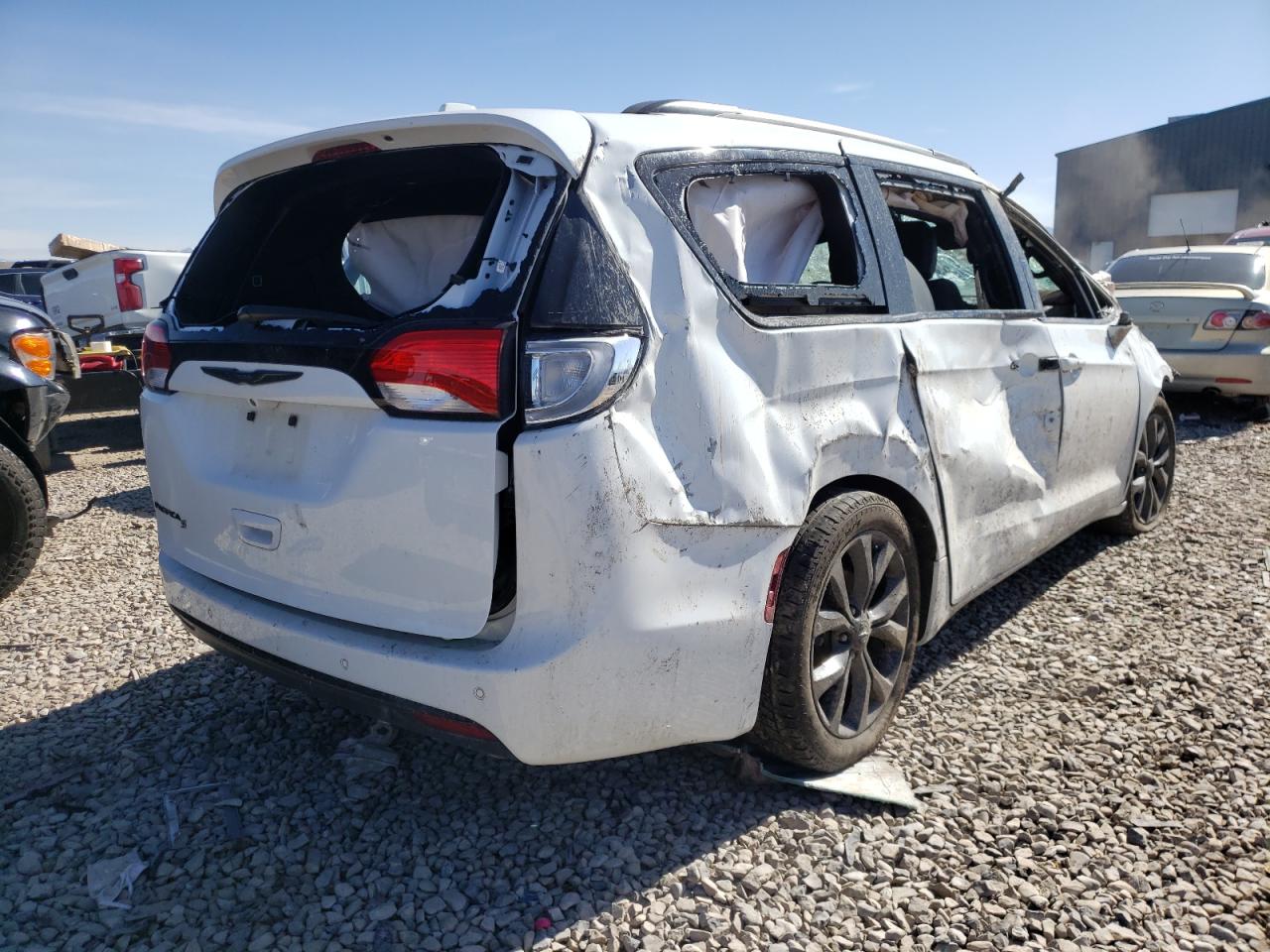 Photo 4 from auction – 2018 CHRYSLER PACIFICA T with VIN 2C4RC1BG6JR165542