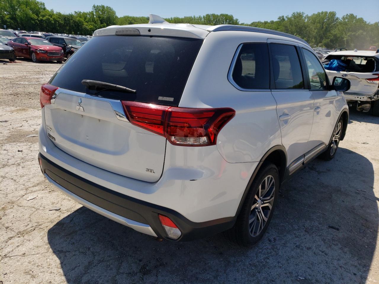 Photo 4 from auction – 2017 MITSUBISHI OUTLANDER with VIN JA4AZ3A39HZ015795