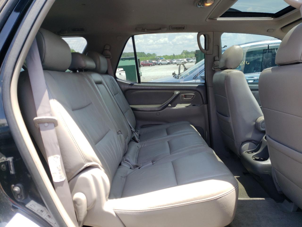 Photo 6 from auction – 2006 TOYOTA SEQUOIA SR with VIN 5TDBT44A56S271300