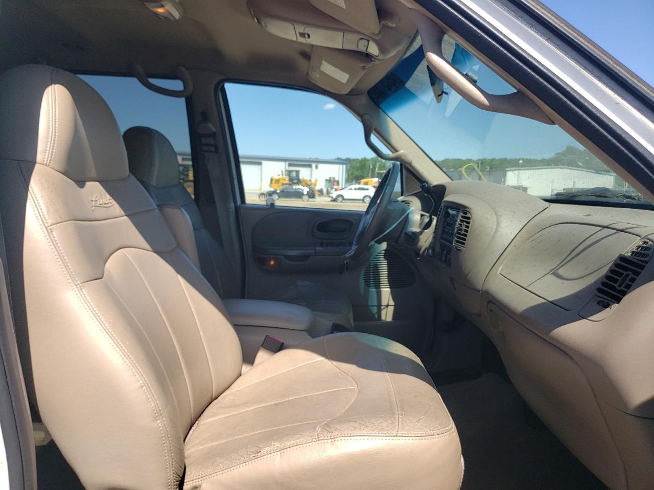 Photo 5 from auction – 2001 FORD F150 SUPER with VIN 1FTRW08L21KE38335