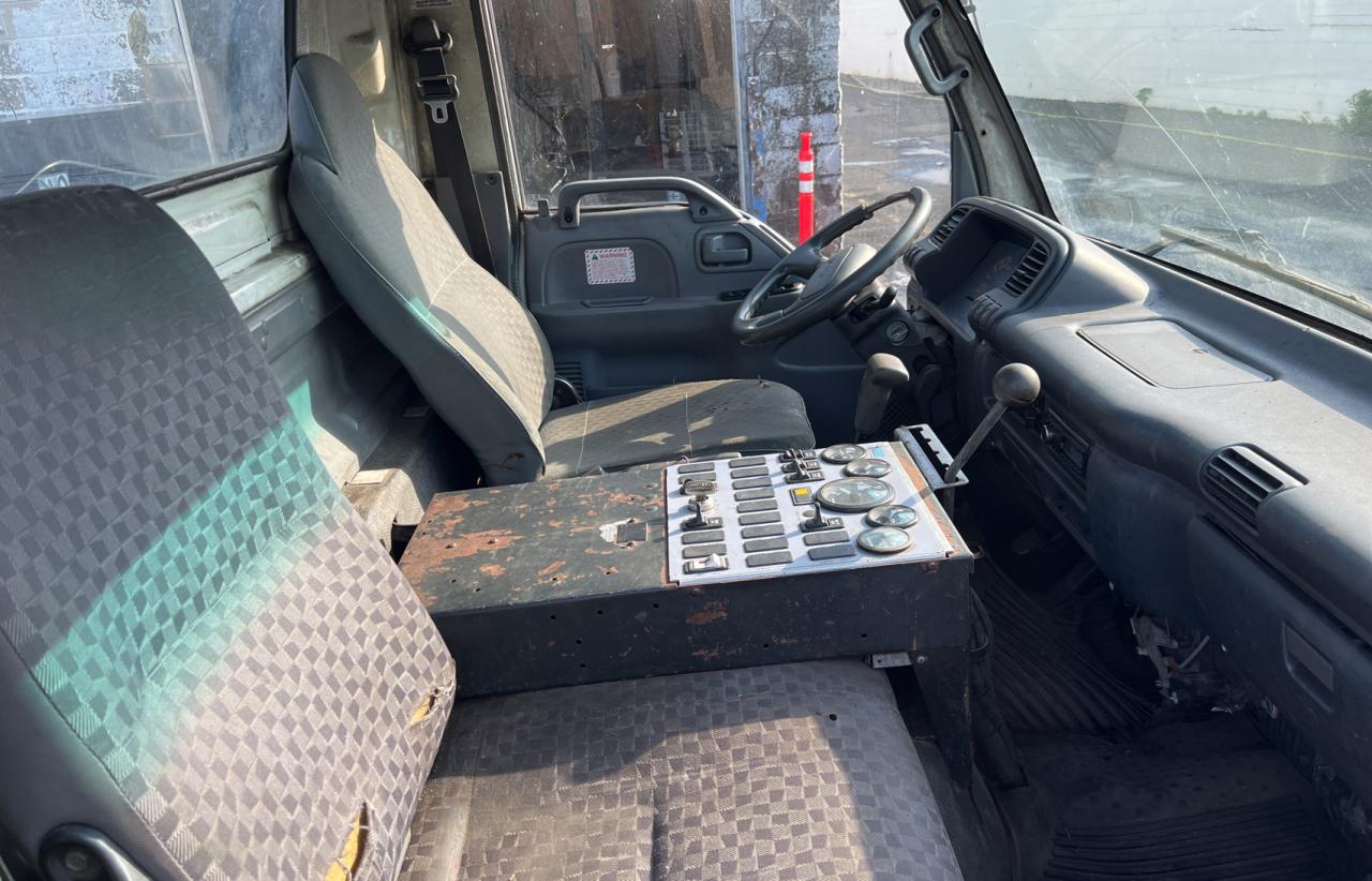 Photo 5 from auction – 2006 ISUZU NPR with VIN JALB4B16467023386