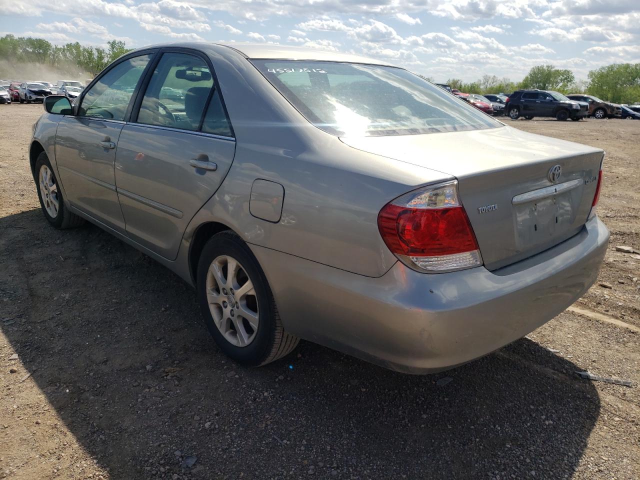 Photo 3 from auction – 2005 TOYOTA CAMRY LE with VIN 4T1BE30K05U535547