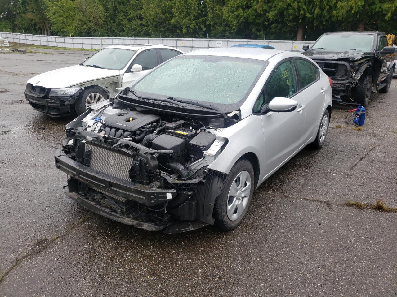 Photo 2 from auction – 2017 KIA FORTE LX with VIN 3KPFK4A70HE092687