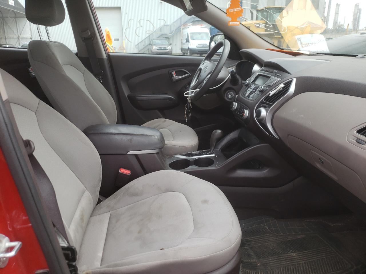 Photo 5 from auction – 2011 HYUNDAI TUCSON GL with VIN KM8JT3AC9BU299338
