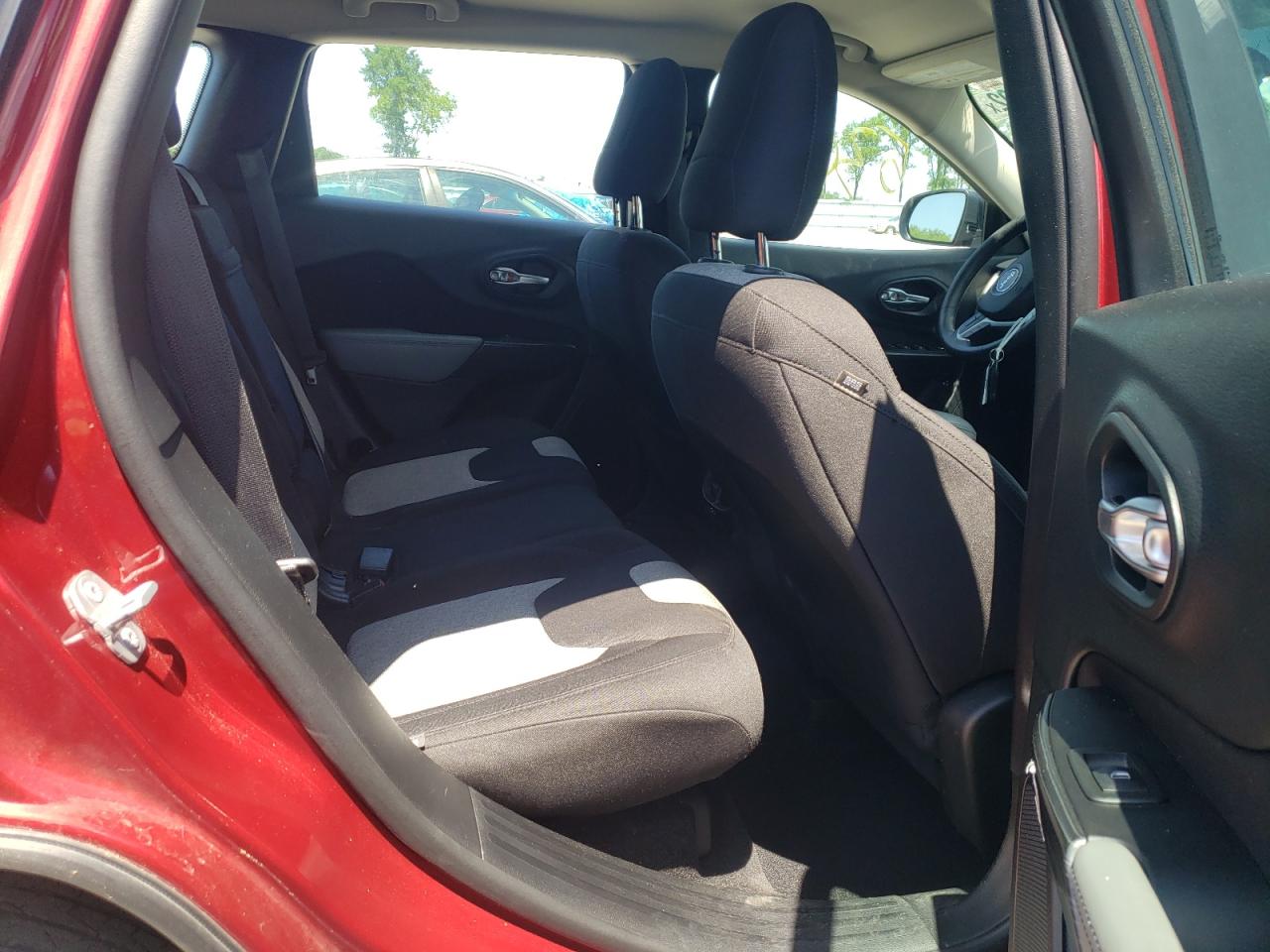 Photo 6 from auction – 2014 JEEP CHEROKEE S with VIN 1C4PJLAB1EW319764
