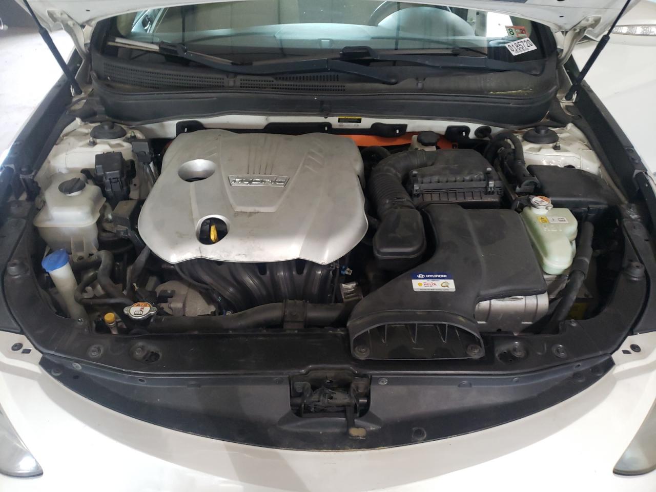 Photo 7 from auction – 2012 HYUNDAI SONATA HYB with VIN KMHEC4A45CA034418