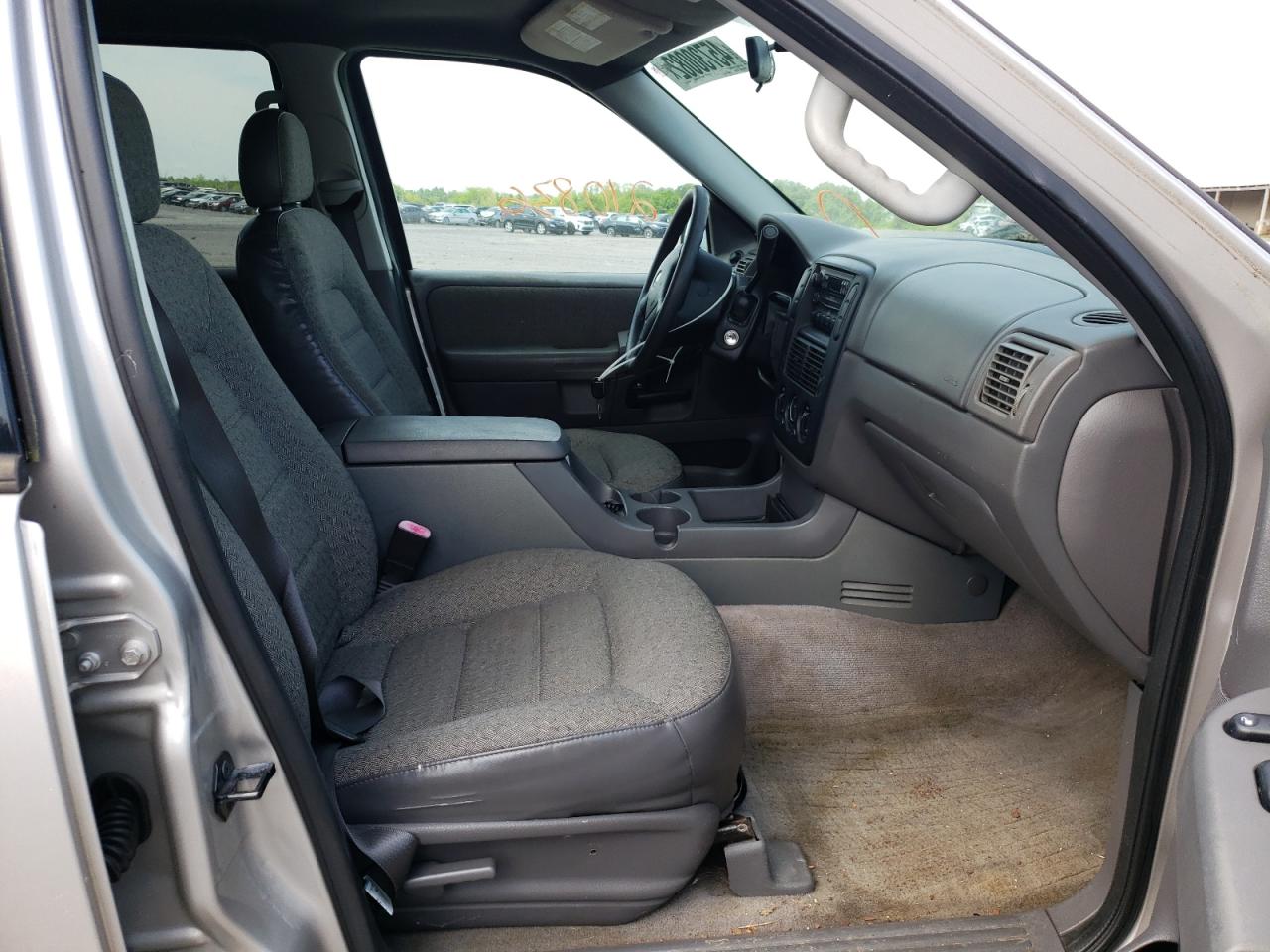Photo 5 from auction – 2004 FORD EXPLORER X with VIN 1FMZU62K84UA73527