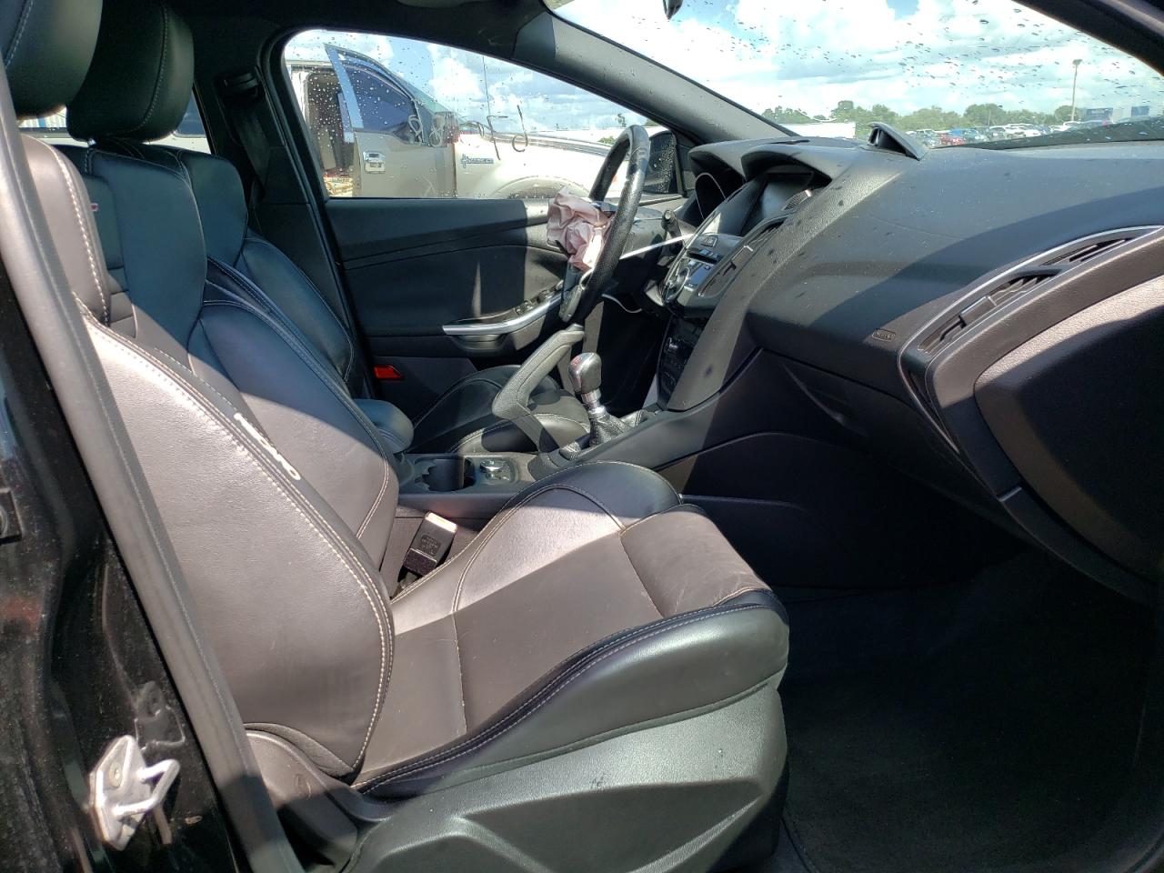 Photo 15 from auction – 2014 FORD FOCUS ST with VIN 1FADP3L90EL165471