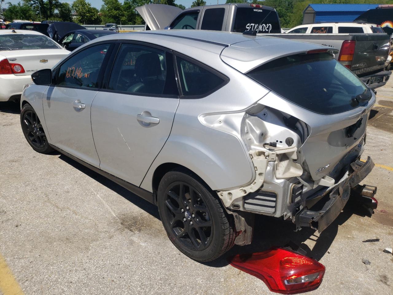 Photo 3 from auction – 2016 FORD FOCUS SE with VIN 1FADP3K20GL295337