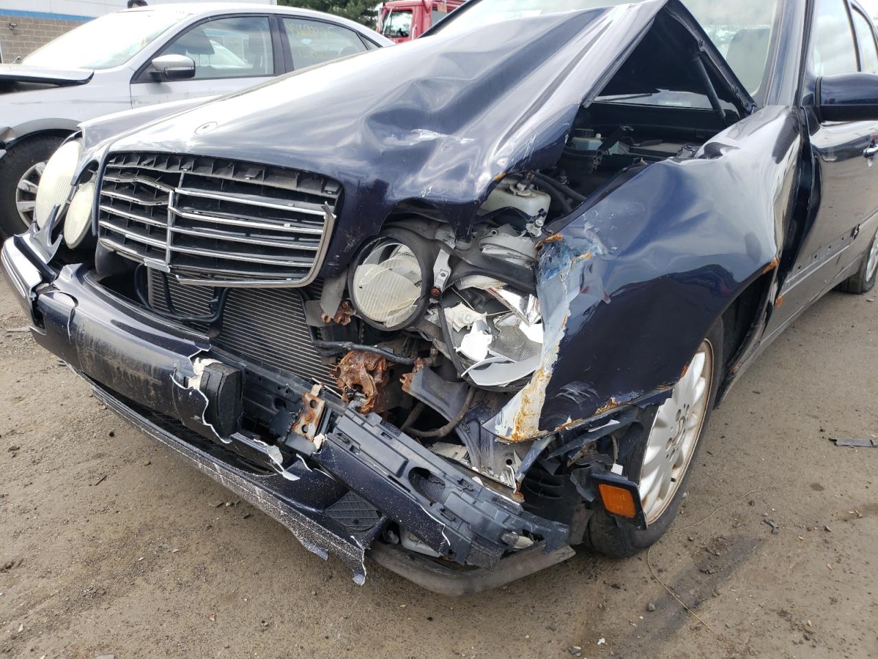 Photo 9 from auction – 2001 MERCEDES-BENZ E 320 with VIN WDBJF65JX1B293661