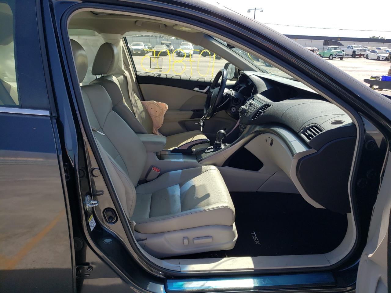 Photo 5 from auction – 2012 ACURA TSX TECH with VIN JH4CU2F6XCC029824