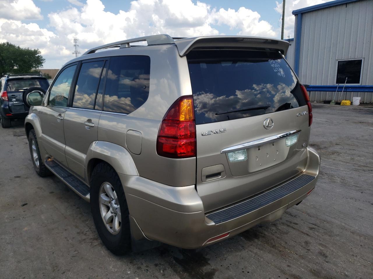 Photo 3 from auction – 2005 LEXUS GX 470 with VIN JTJBT20X450075829
