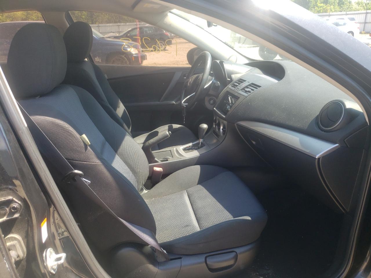 Photo 5 from auction – 2010 MAZDA 3 I with VIN JM1BL1SG0A1103754