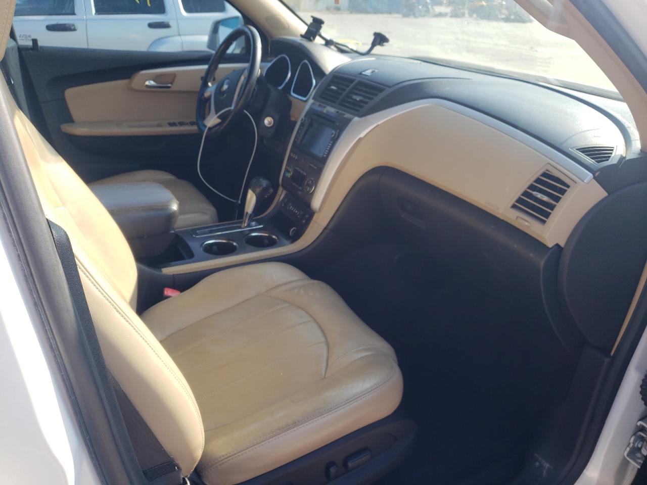 Photo 5 from auction – 2009 CHEVROLET TRAVERSE L with VIN 1GNER33D49S113177