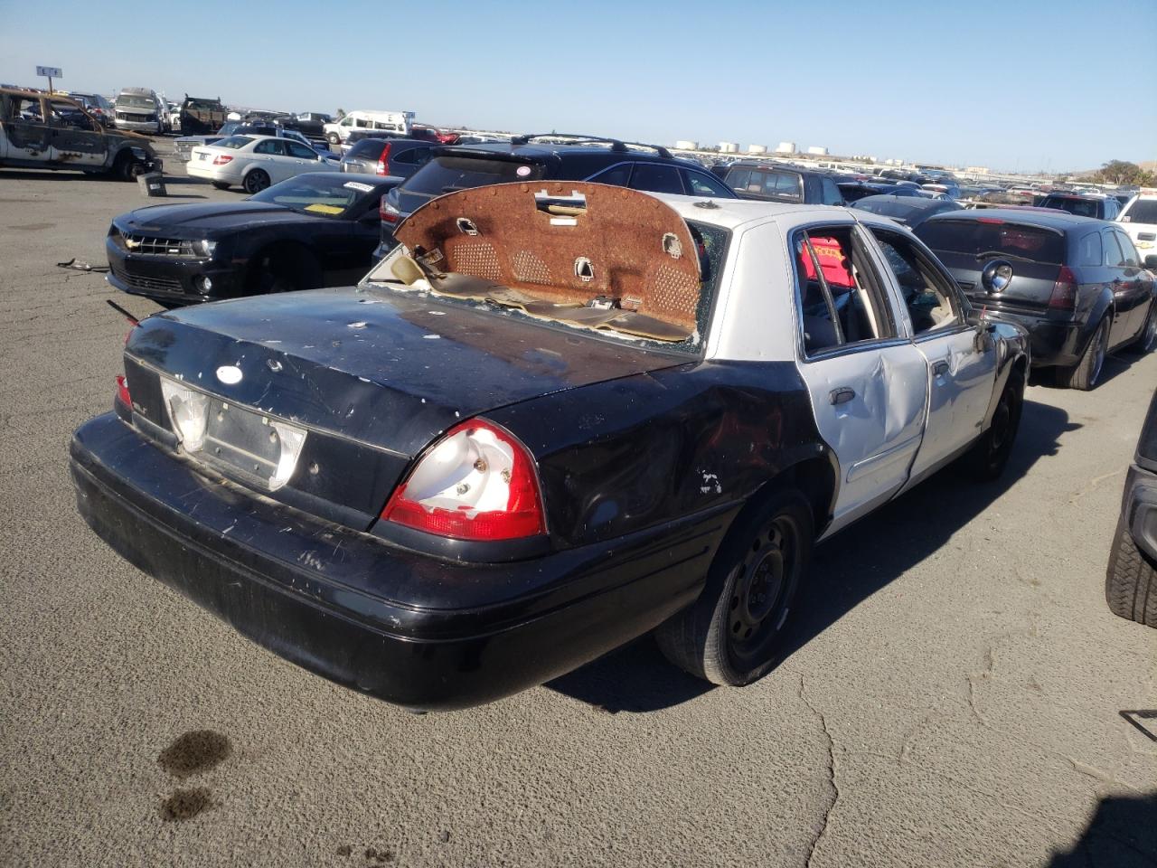 Photo 4 from auction – 2006 FORD CROWN VICT with VIN 2FAFP71W06X121600