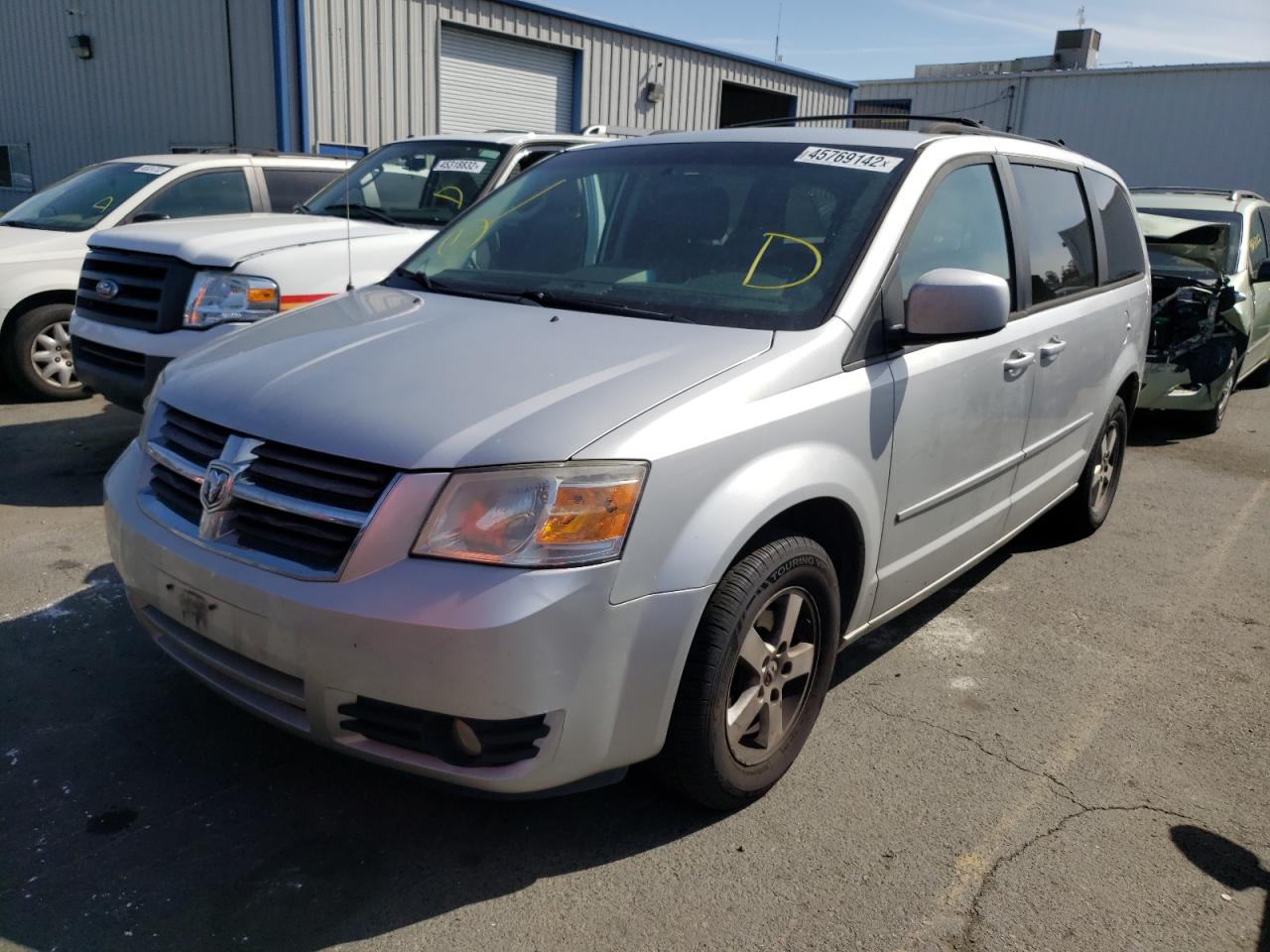 Photo 2 from auction – 2010 DODGE CARAVAN with VIN 2D4RN5D19AR444996