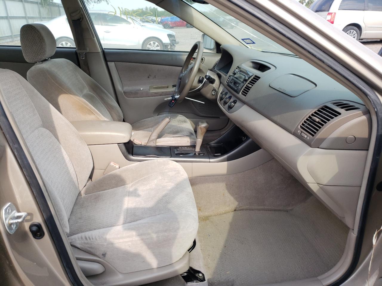 Photo 5 from auction – 2002 TOYOTA CAMRY LE with VIN JTDBE32K620124559