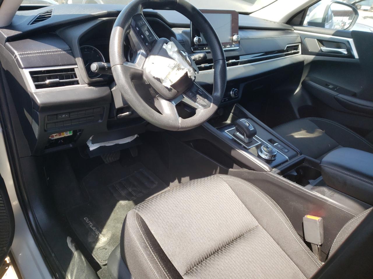 Photo 9 from auction – 2022 MITSUBISHI OUTLANDER with VIN JA4J3TA83NZ018149