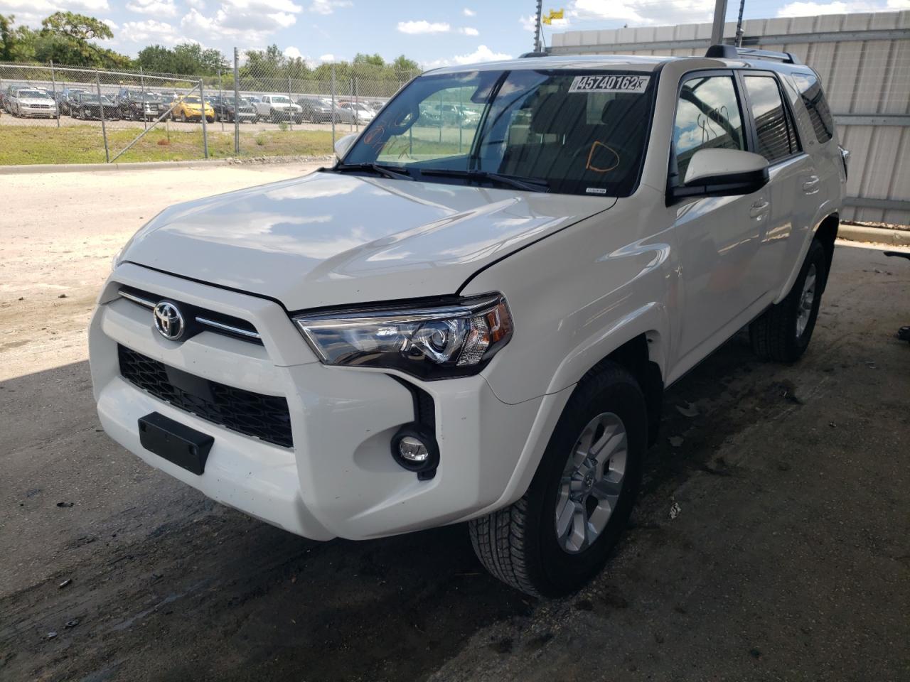 Photo 2 from auction – 2022 TOYOTA 4RUNNER SR with VIN JTEEU5JR8N5261130