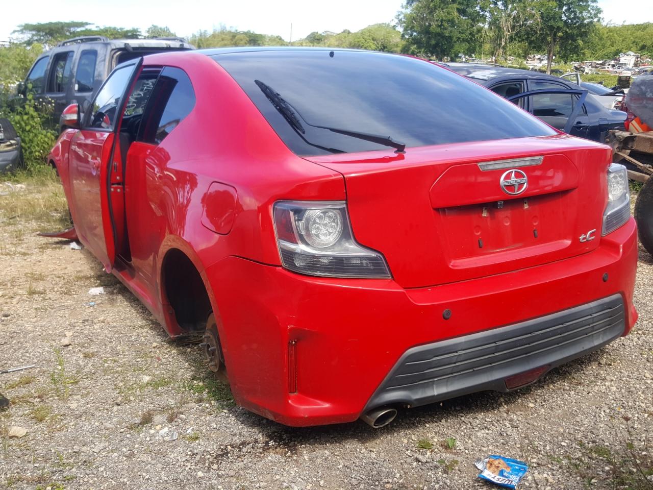 Photo 3 from auction – 2014 TOYOTA SCION TC with VIN JTKJF5C78E3082373