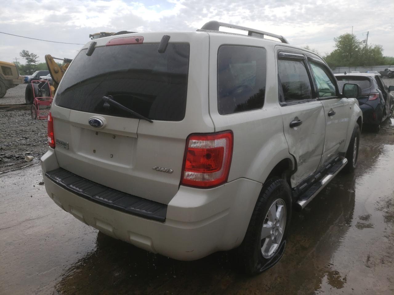 Photo 4 from auction – 2008 FORD ESCAPE XLT with VIN 1FMCU93128KB28181