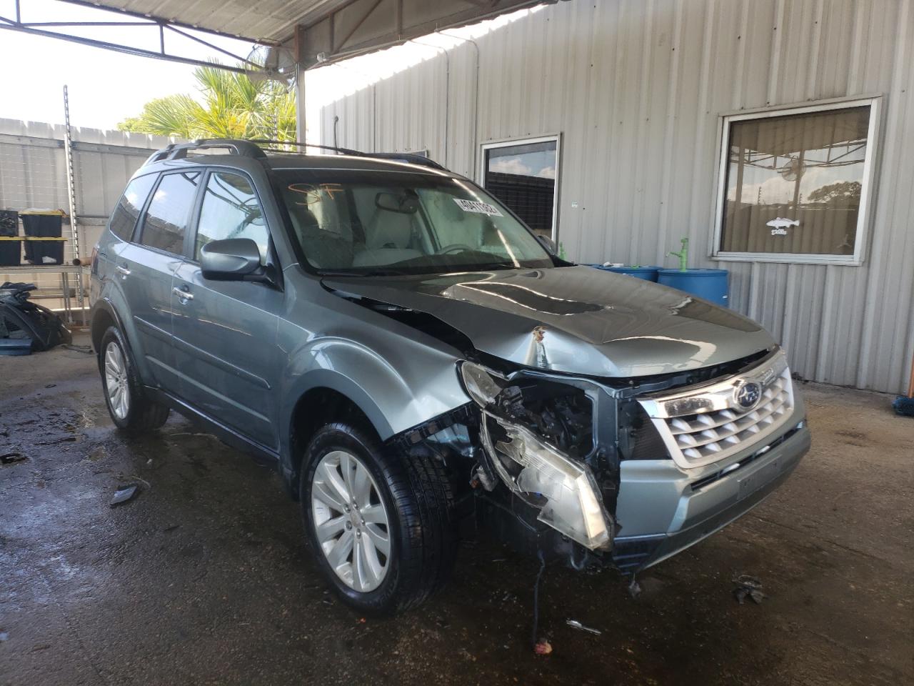 SUBARU FORESTER L 2011 with VIN JF2SHBEC1BH780452 - Photo from auction
