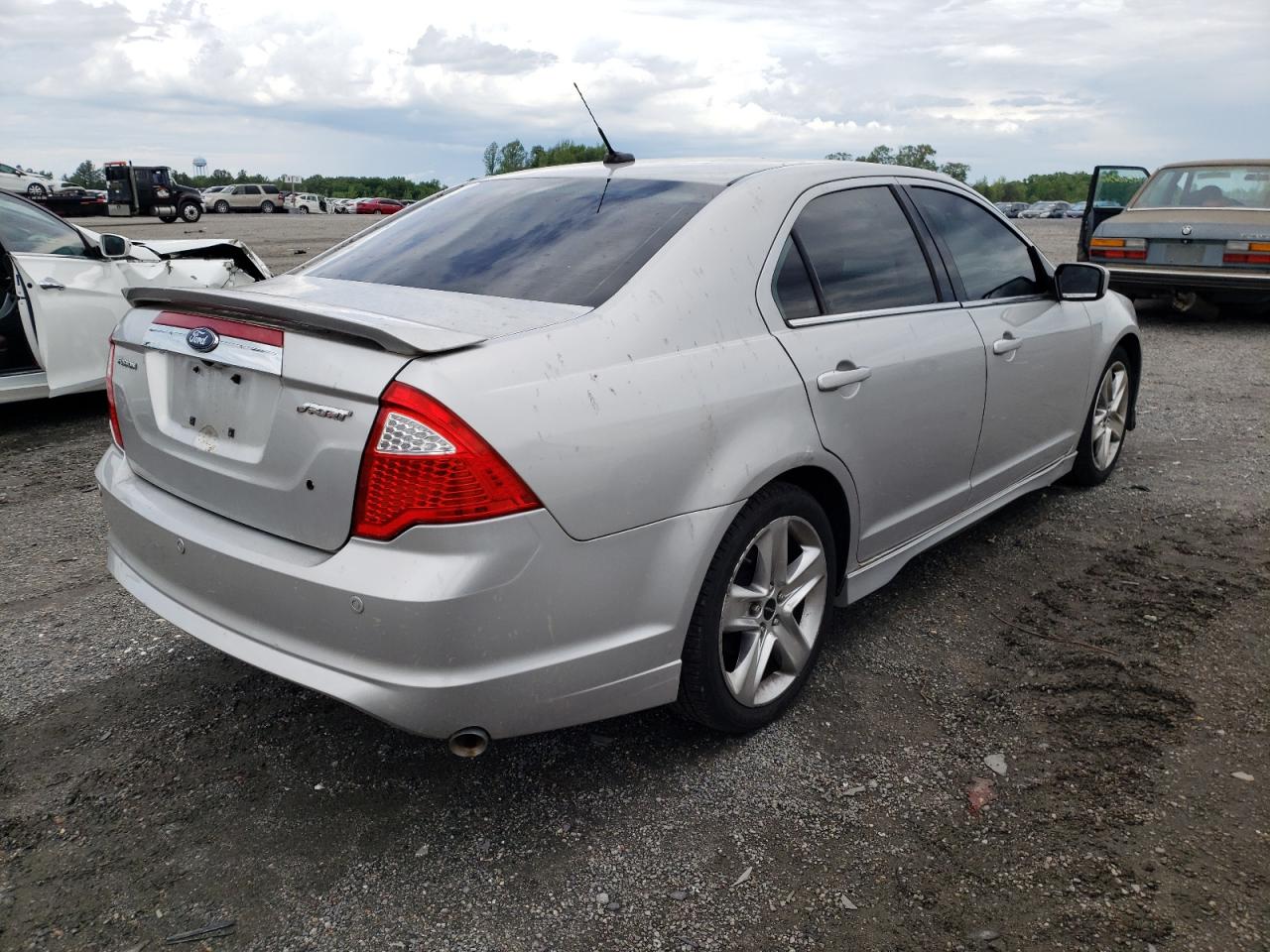 Photo 4 from auction – 2010 FORD FUSION with VIN 3FAHP0KC1AR110374