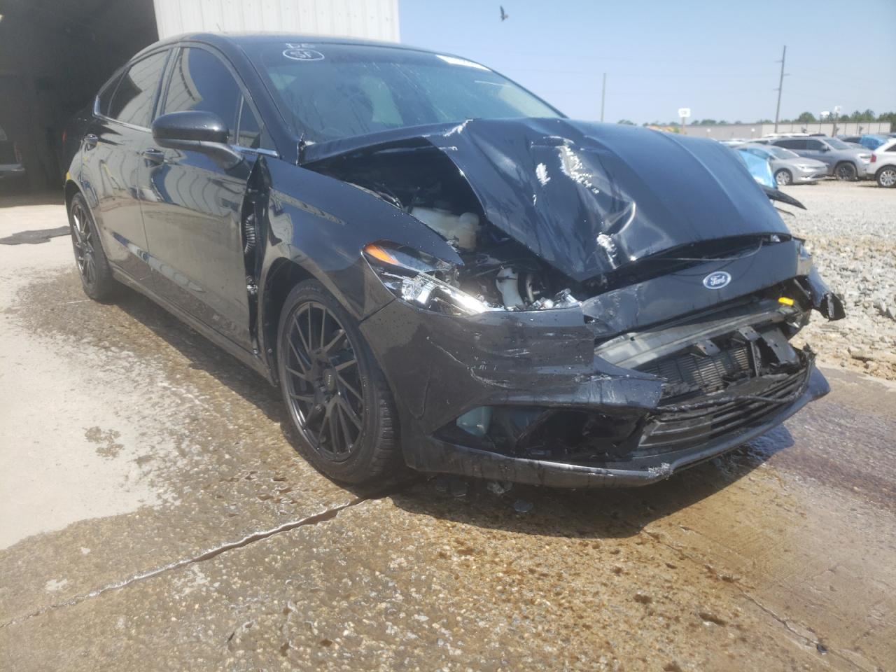 FORD FUSION SE 2018 with VIN 3FA6P0HD6JR258981 - Photo from auction