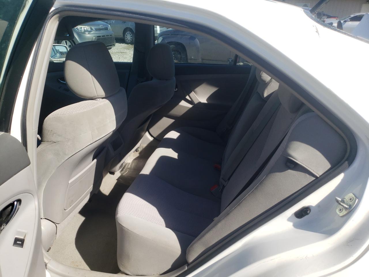 Photo 6 from auction – 2011 TOYOTA CAMRY BASE with VIN 4T1BF3EK5BU660481