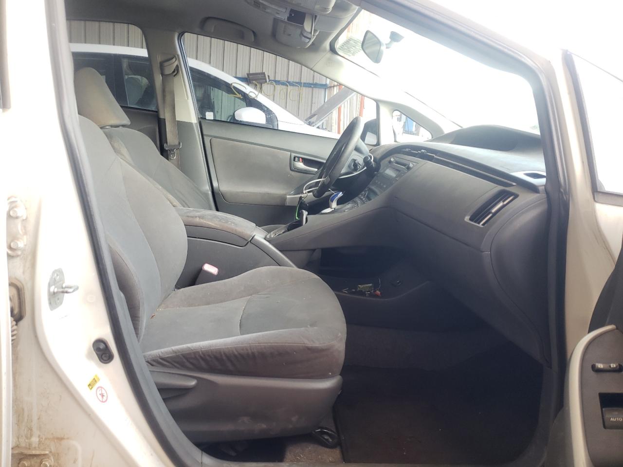 Photo 5 from auction – 2011 TOYOTA PRIUS with VIN JTDKN3DU4B1441233