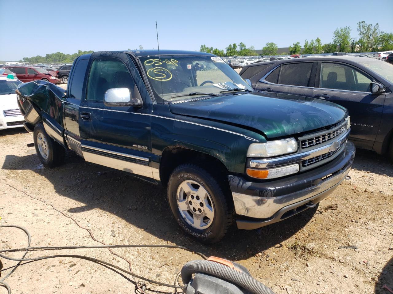 Фото 1 с аукциона – 2002 CHEVROLET SILVERADO с VIN 1GCEK19T92E170401