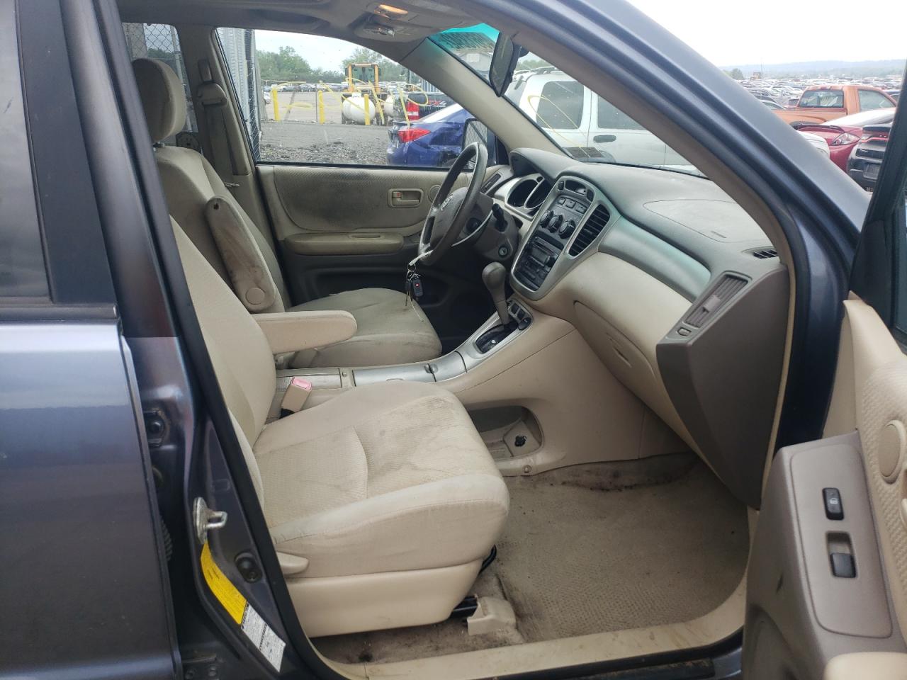 Photo 5 from auction – 2005 TOYOTA HIGHLANDER with VIN JTEEP21A550071038