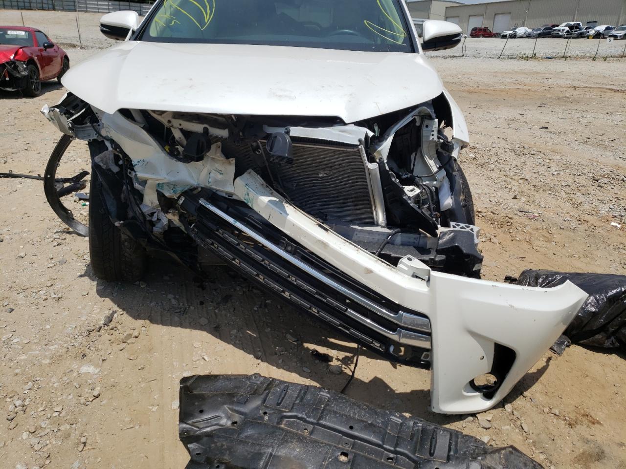 Photo 9 from auction – 2018 TOYOTA HIGHLANDER with VIN 5TDDZRFH9JS881417