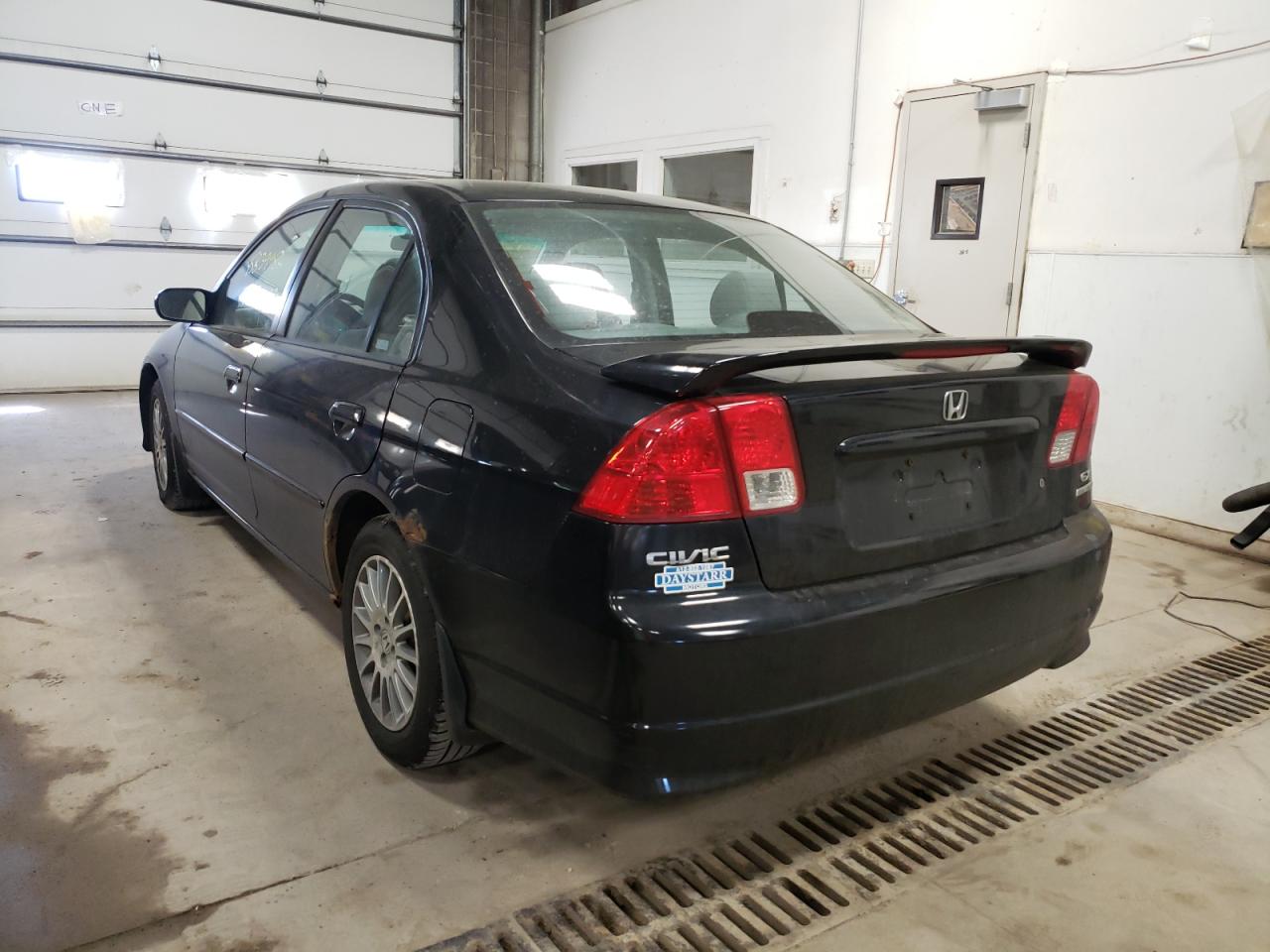 Photo 3 from auction – 2005 HONDA CIVIC EX with VIN 2HGES26795H550057