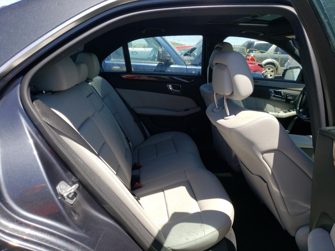 Photo 6 from auction – 2010 MERCEDES-BENZ E 350 with VIN WDDHF5GB8AA191450