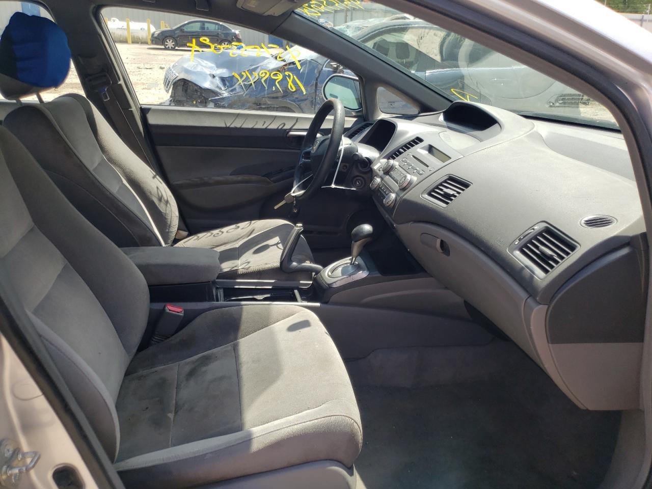 Photo 5 from auction – 2006 HONDA CIVIC LX with VIN 2HGFA16576H516894