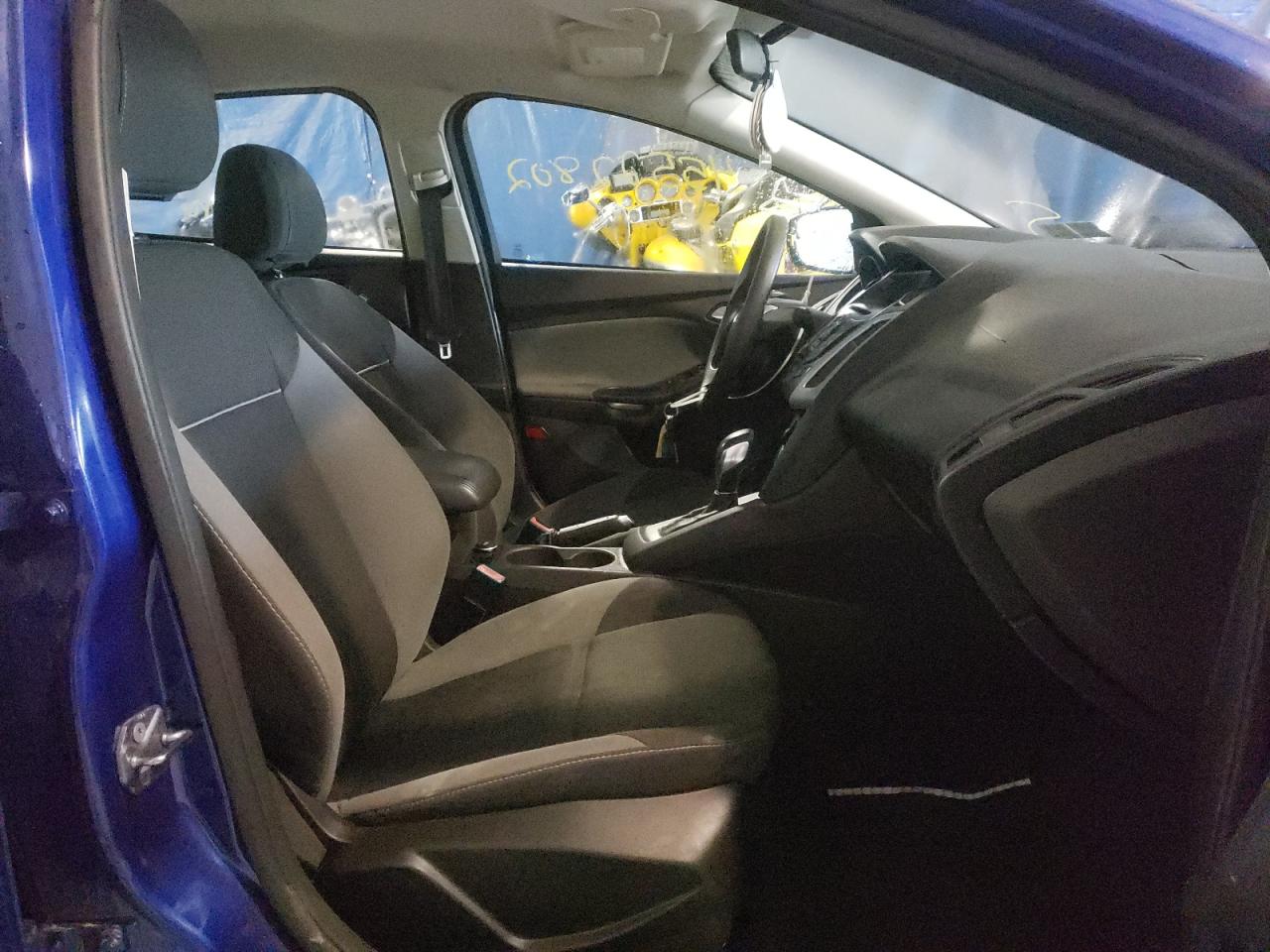 Photo 5 from auction – 2012 FORD FOCUS SE with VIN 1FAHP3F22CL414284