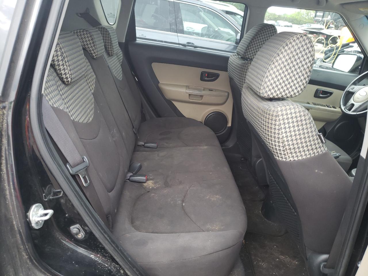 Photo 6 from auction – 2010 KIA SOUL + with VIN KNDJT2A27A7095009
