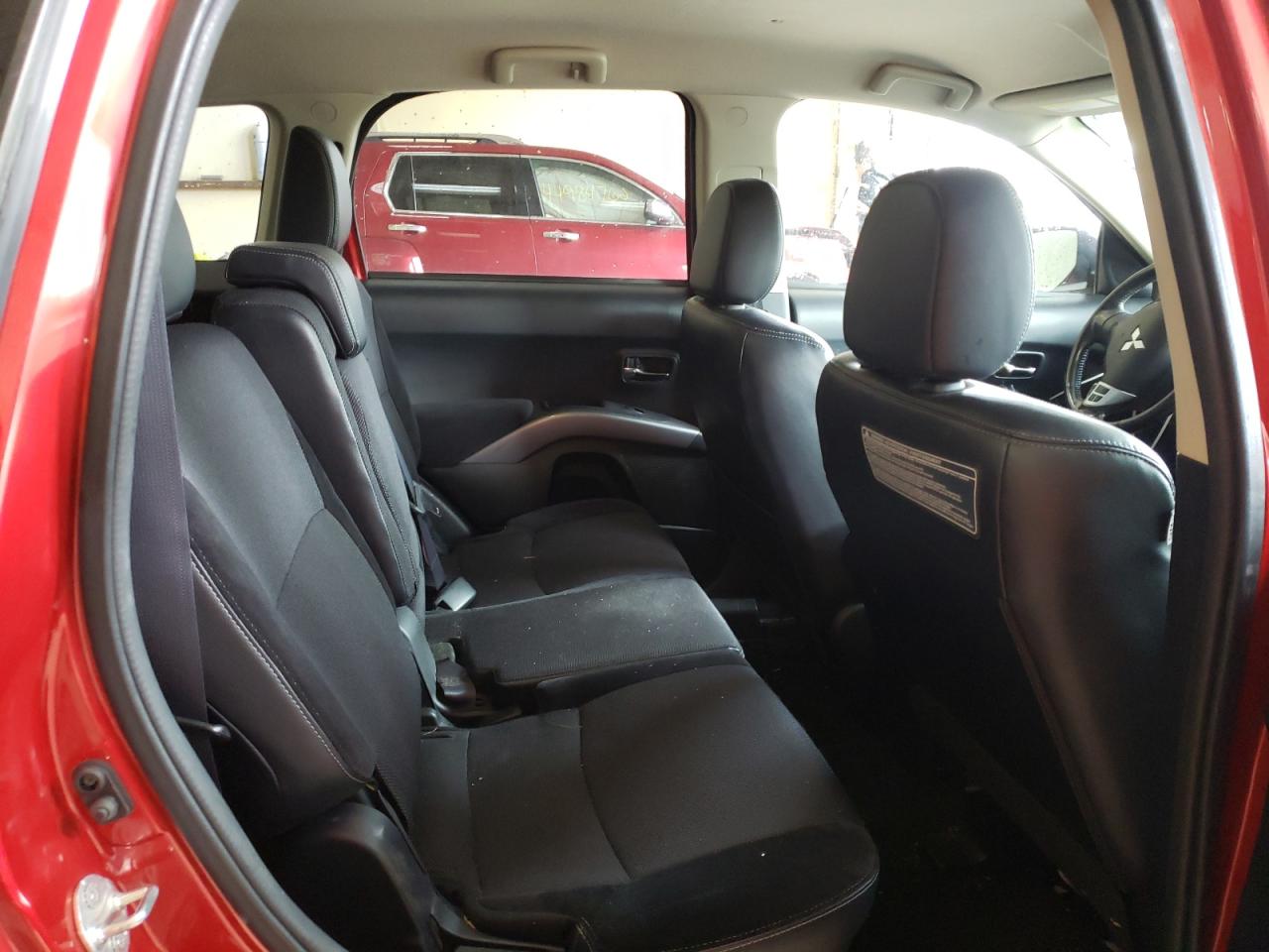 Photo 6 from auction – 2013 MITSUBISHI OUTLANDER with VIN JA4JT3AW2DU000557