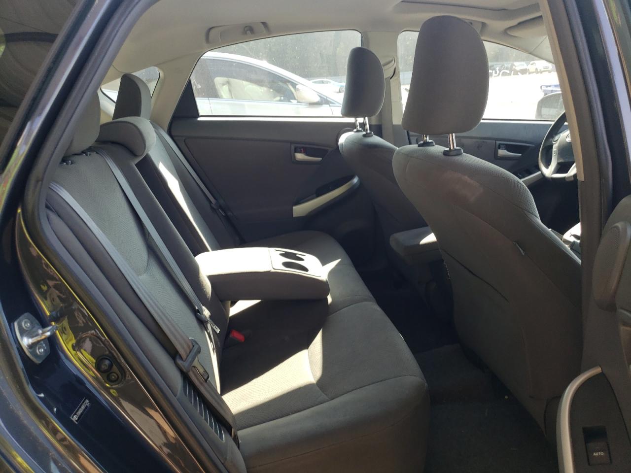 Photo 6 from auction – 2011 TOYOTA PRIUS with VIN JTDKN3DU8B5312498