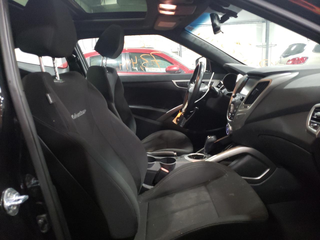 Photo 5 from auction – 2017 HYUNDAI VELOSTER with VIN KMHTC6AD1HU317861