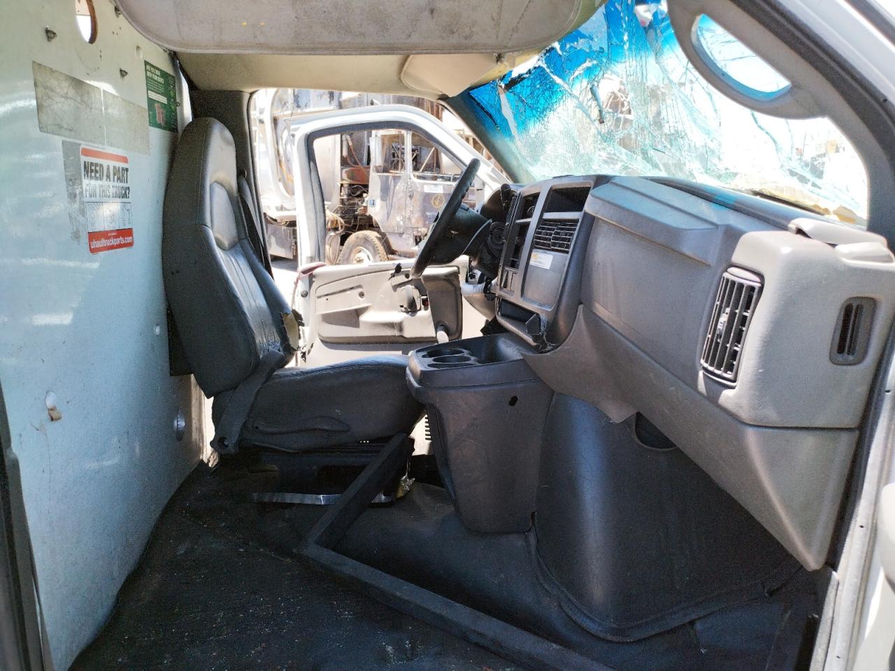 Photo 5 from auction – 2007 GMC SAVANA CUT with VIN 1GDGG31V971904466