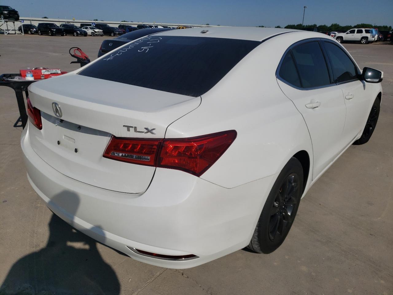 Photo 4 from auction – 2018 ACURA TLX with VIN 19UUB1F3XJA005917