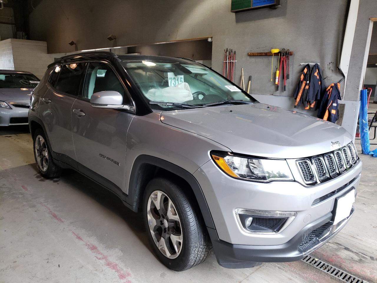 JEEP COMPASS LI 2019 with VIN 3C4NJCCB3KT649492 - Photo from auction