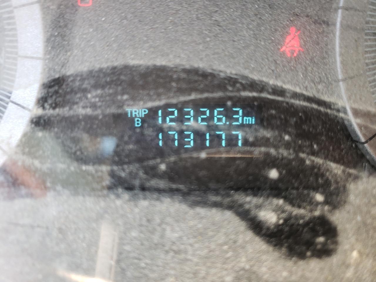 Photo 8 from auction – 2008 FORD ESCAPE XLT with VIN 1FMCU93148KD39821